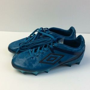 Woman’s Umbro soccer cleats size 6